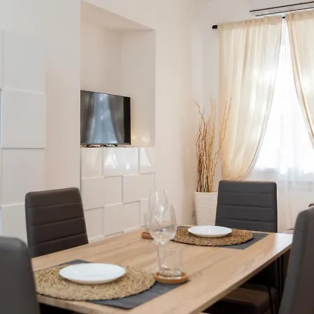 Domus Opimiani Apartmán *
